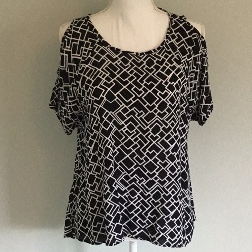 Figwood Cold Shoulder Short Sleeve Top